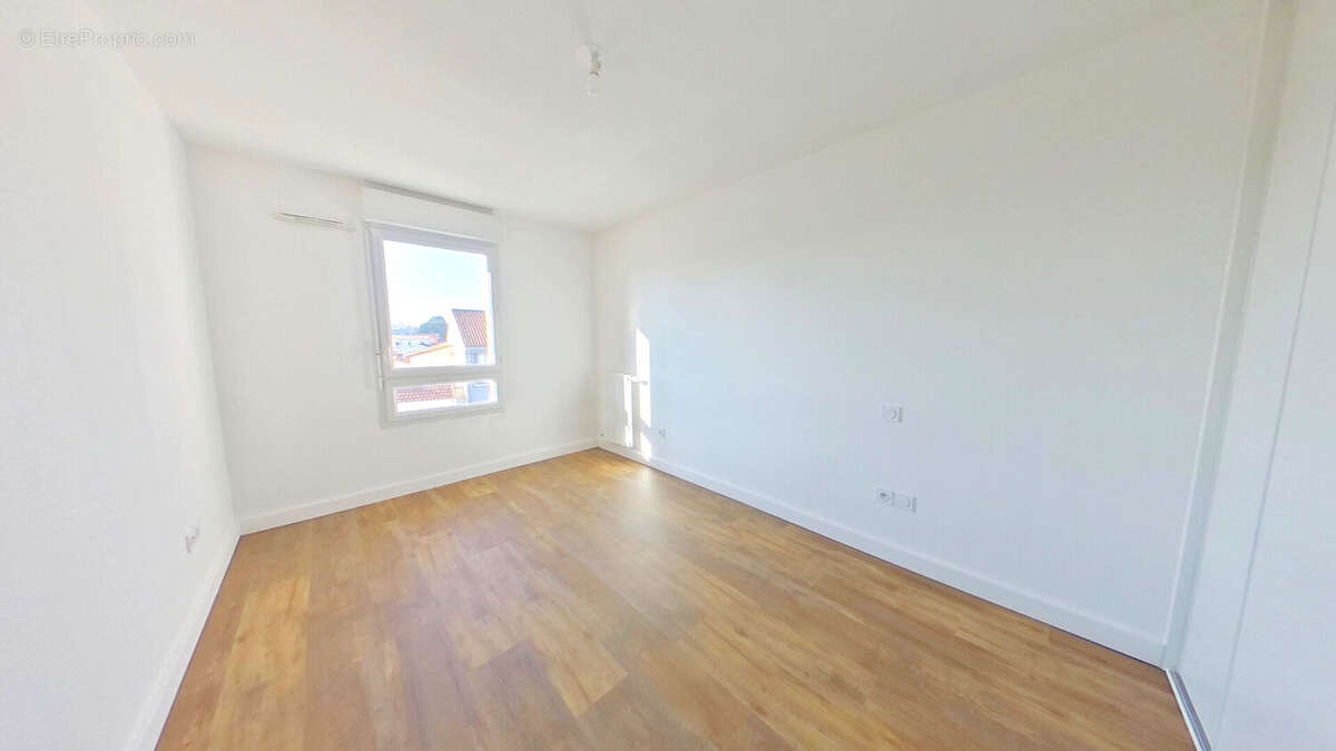 Appartement à SAINT-SEBASTIEN-SUR-LOIRE