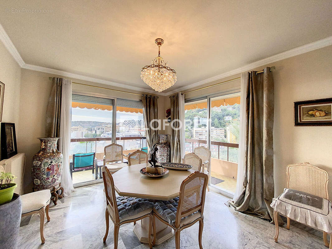Appartement à MENTON