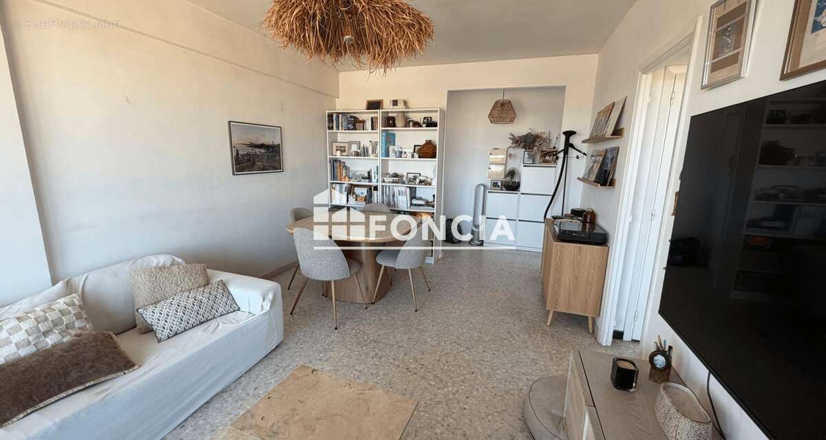 Hyeres centre-ville mediatheque - photo 3