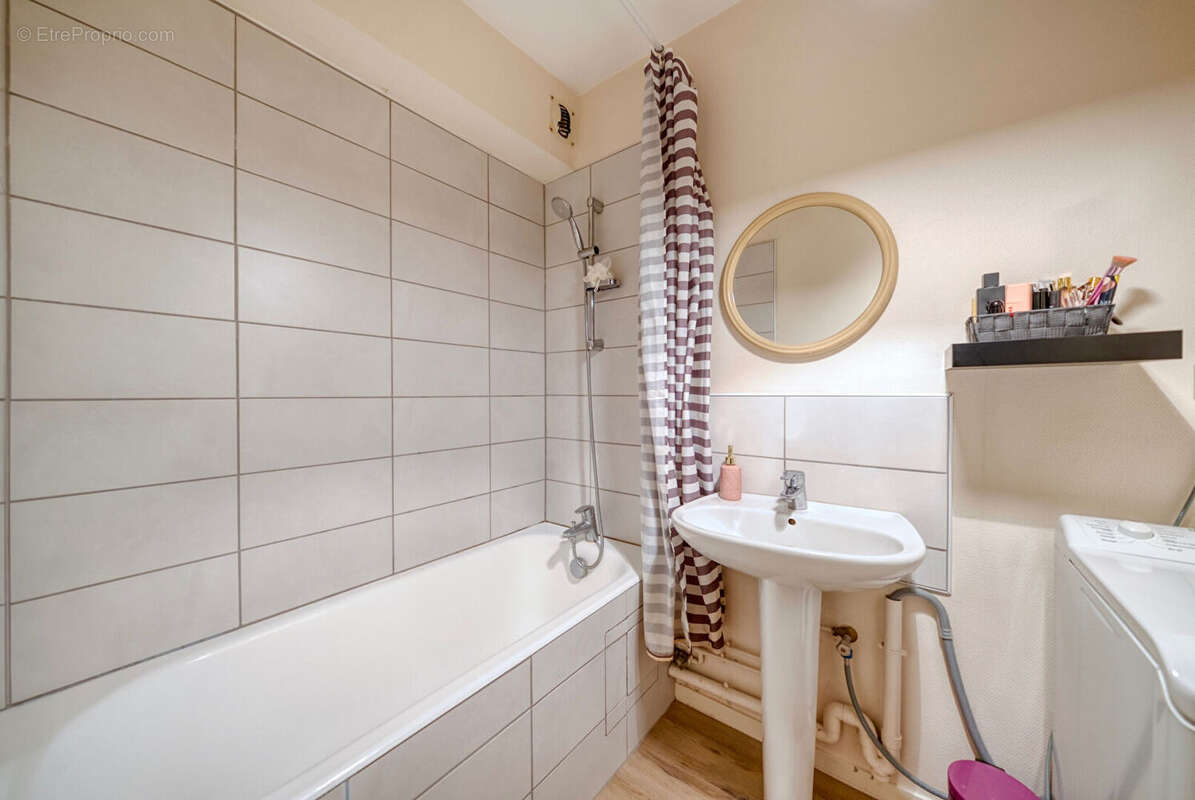 Appartement à VEZIN-LE-COQUET