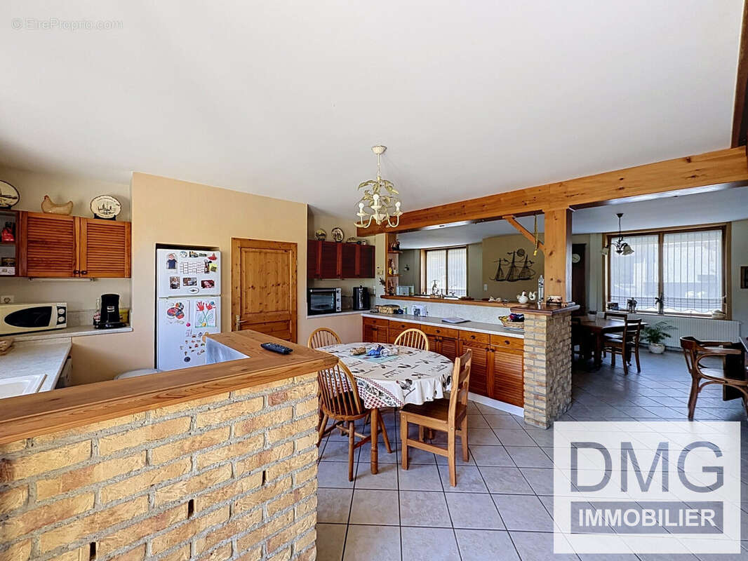 Maison 211 m² à Saint-Sylvestre-Cappel  - photo 5