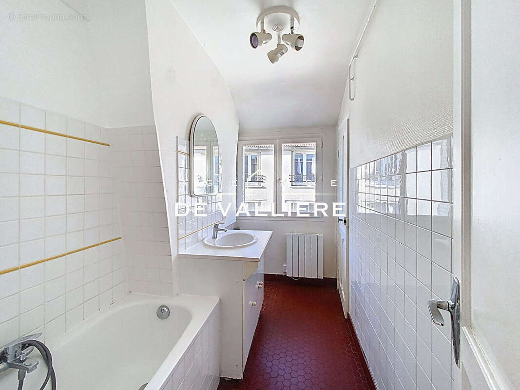 Appartement à COURBEVOIE