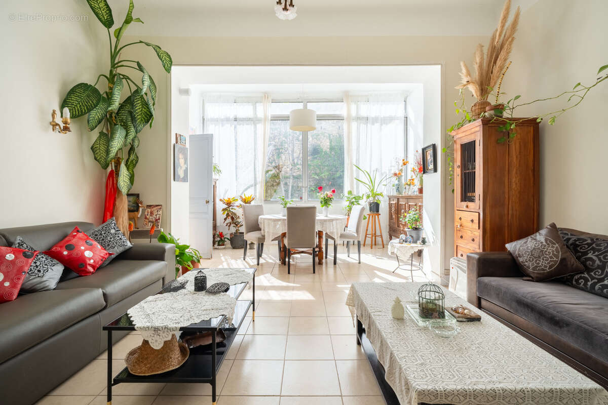 Appartement à MARSEILLE-6E