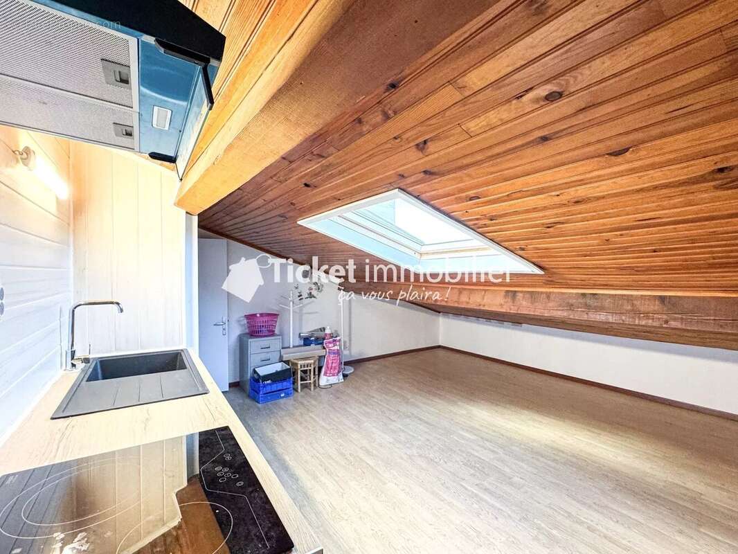 Appartement à BRUGUIERES