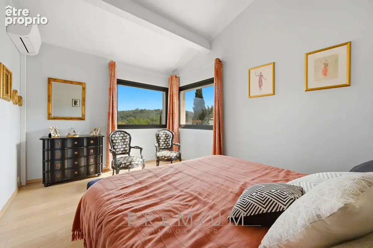 Villa d'architecte baignée de lumière. - photo 9