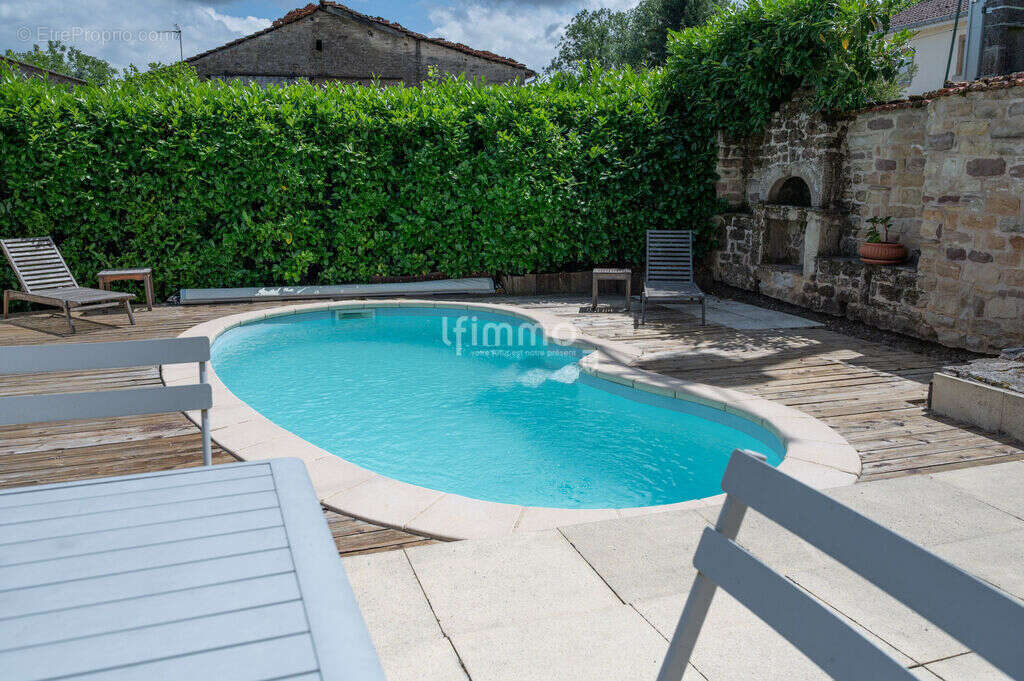 Maison à CHARMOIS-L&#039;ORGUEILLEUX