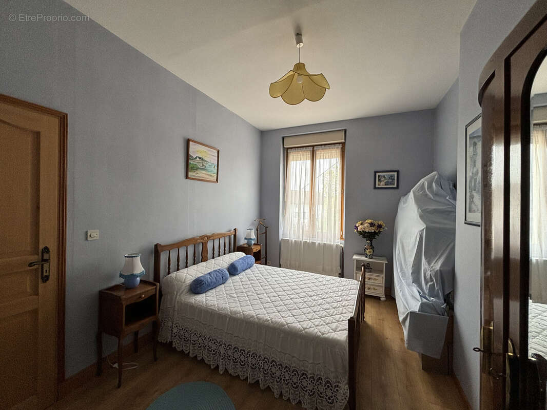 Maison à LE MAYET-DE-MONTAGNE