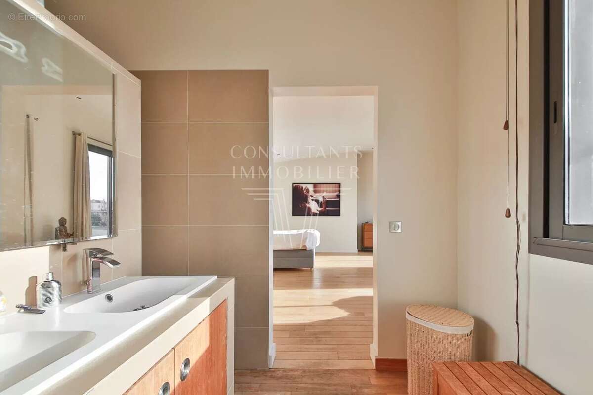 Maison à ISSY-LES-MOULINEAUX