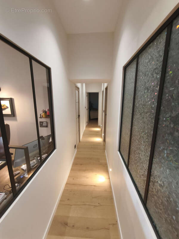 Propriété entièrement rénovée de 323 m2 avec piscine et dépendances - photo 20