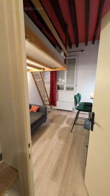 Appartement à PARIS-17E