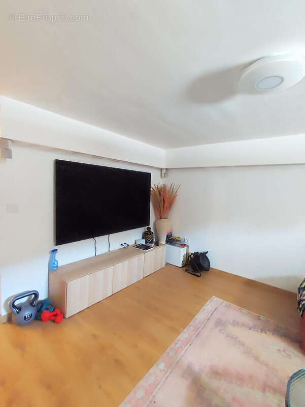 COUBRON - Maison 8 pièces de + de 210 m2 avec 4 chambres avec sous-sol total et jardin - photo 17