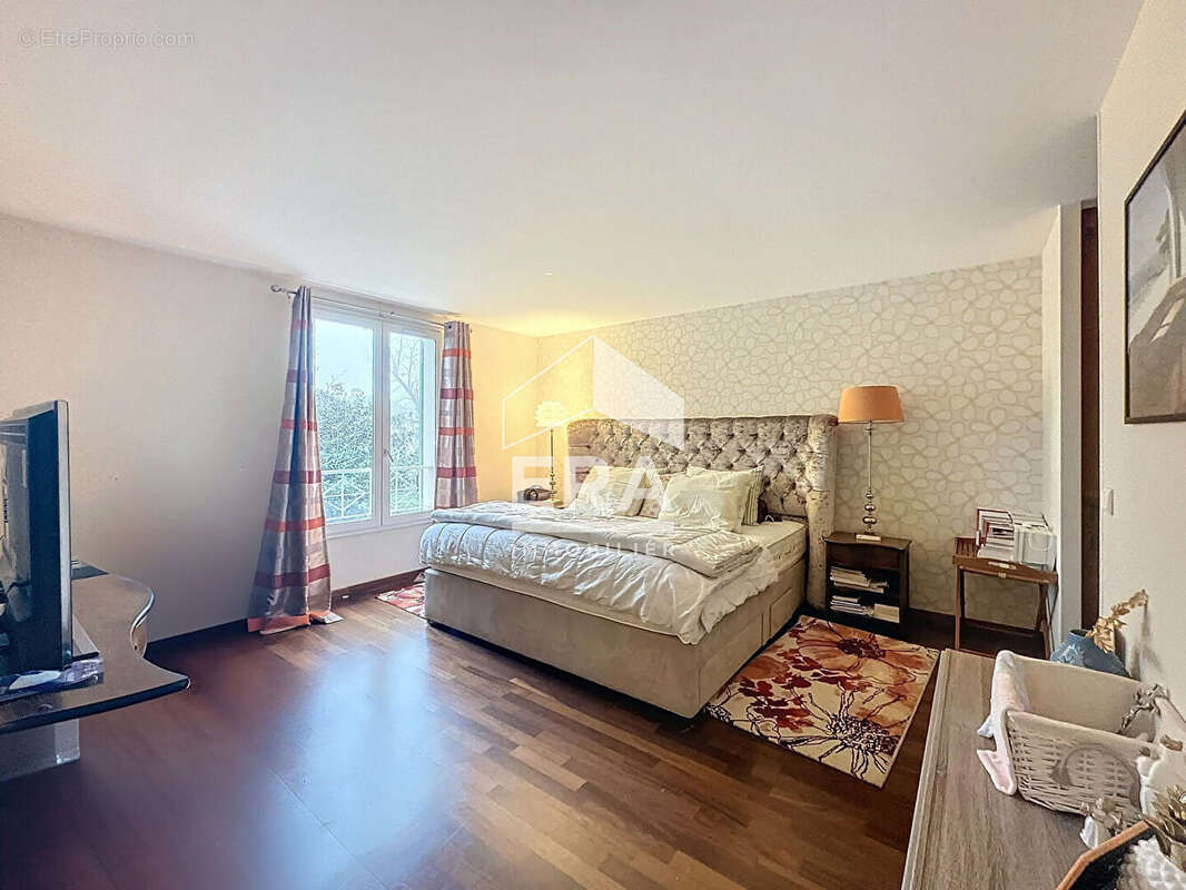 Maison à NEUVILLE-SUR-OISE