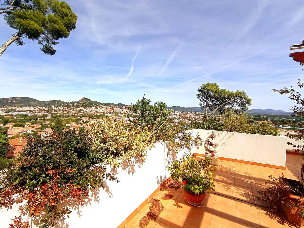 Appartement à HYERES