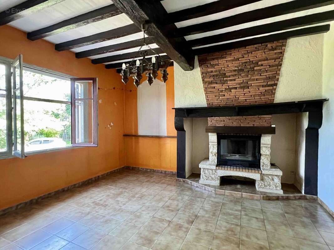 Salon - Maison à MORMES