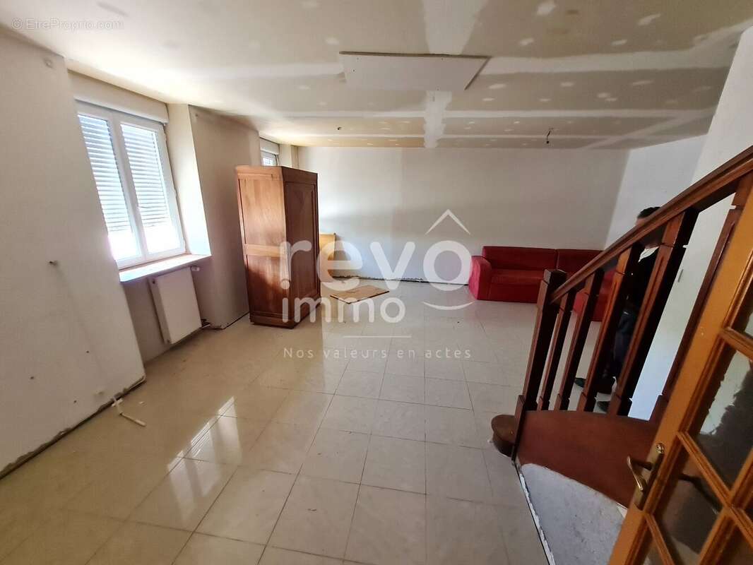 Immeuble de rapport Mauves Sur Loire (13 pièces) 307.04m2 - photo 2