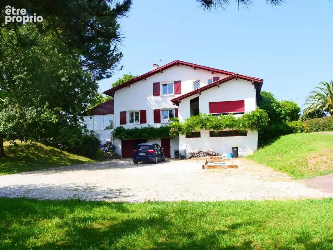Magnifique maison avec piscine et jardin arboré - URRUGNE - photo 28