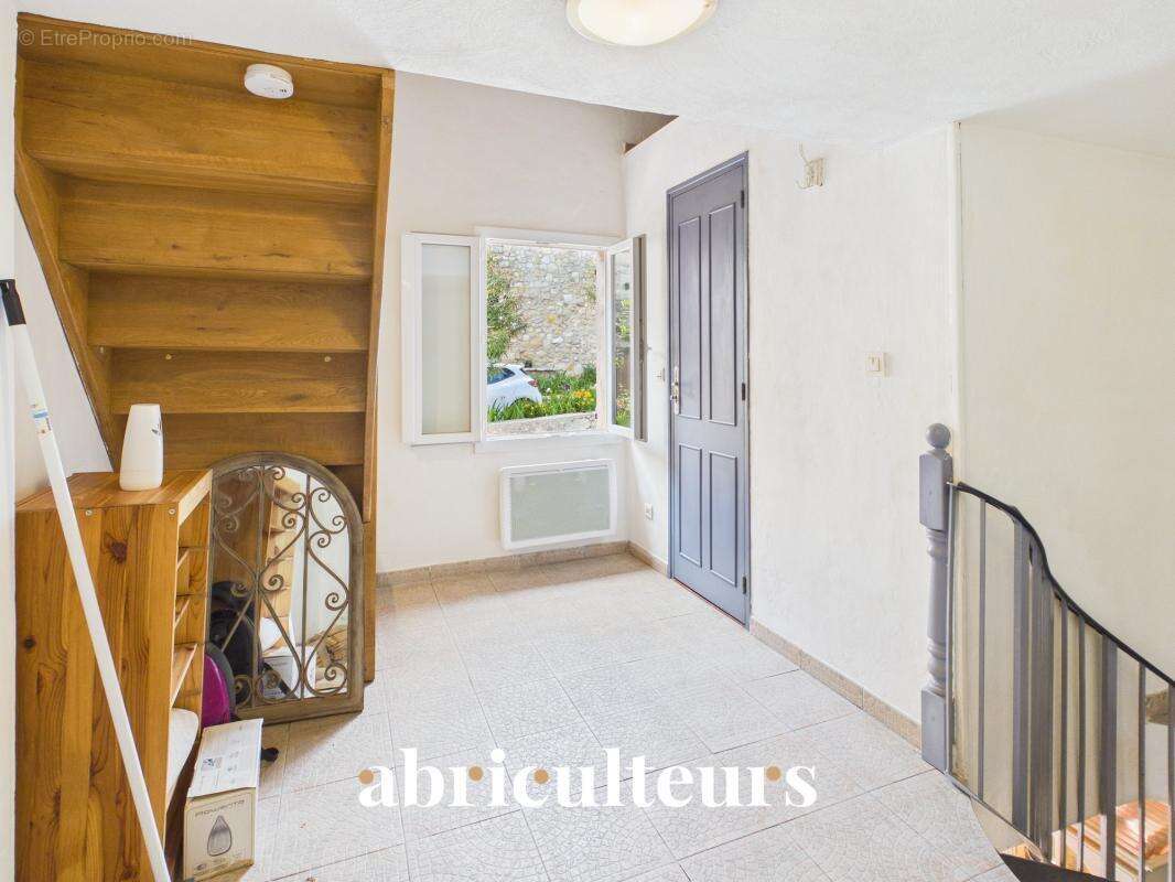 Maison de village - Rentabilité brute 7,0 % en vente à Callian (83440) - photo 5