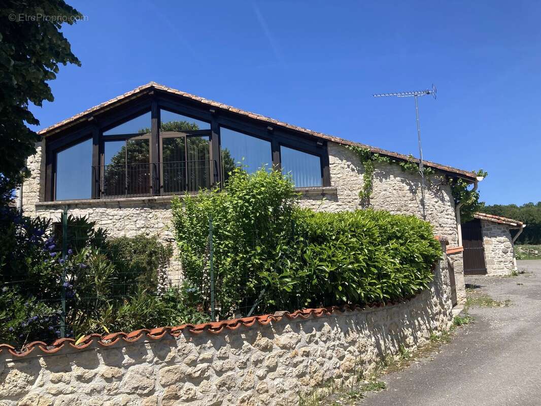 Maison à FONTENILLE
