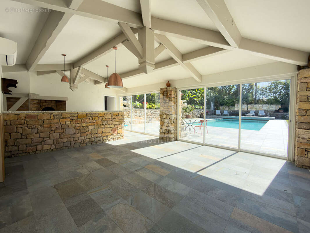 Maison à MOUGINS