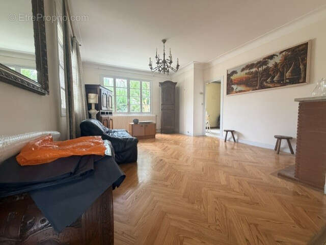 Rare sur le secteur : calme, jardin et fort potentiel - photo 5