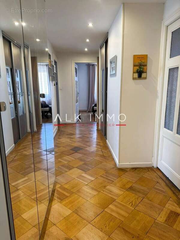 Appartement à VILLE-LA-GRAND