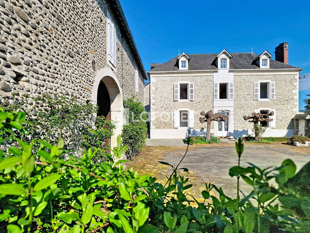 Maison à MEILLON