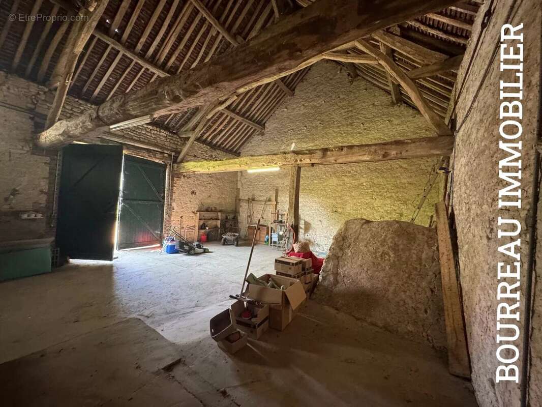 Maison à CHASSY