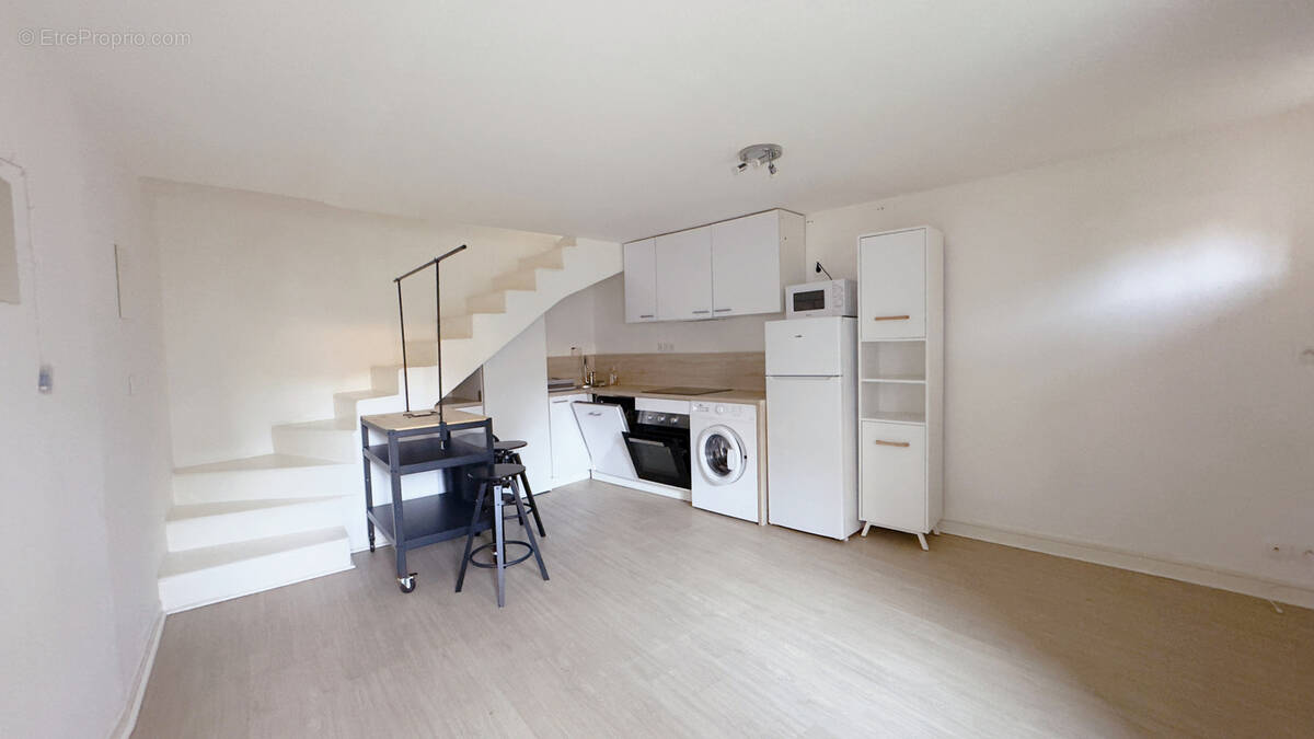 Maison à FLEURIEU-SUR-SAONE