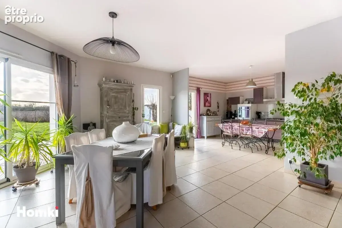 Maison/Villa T6 de 169 m² à Sainte-Eulalie 33560 - photo 4