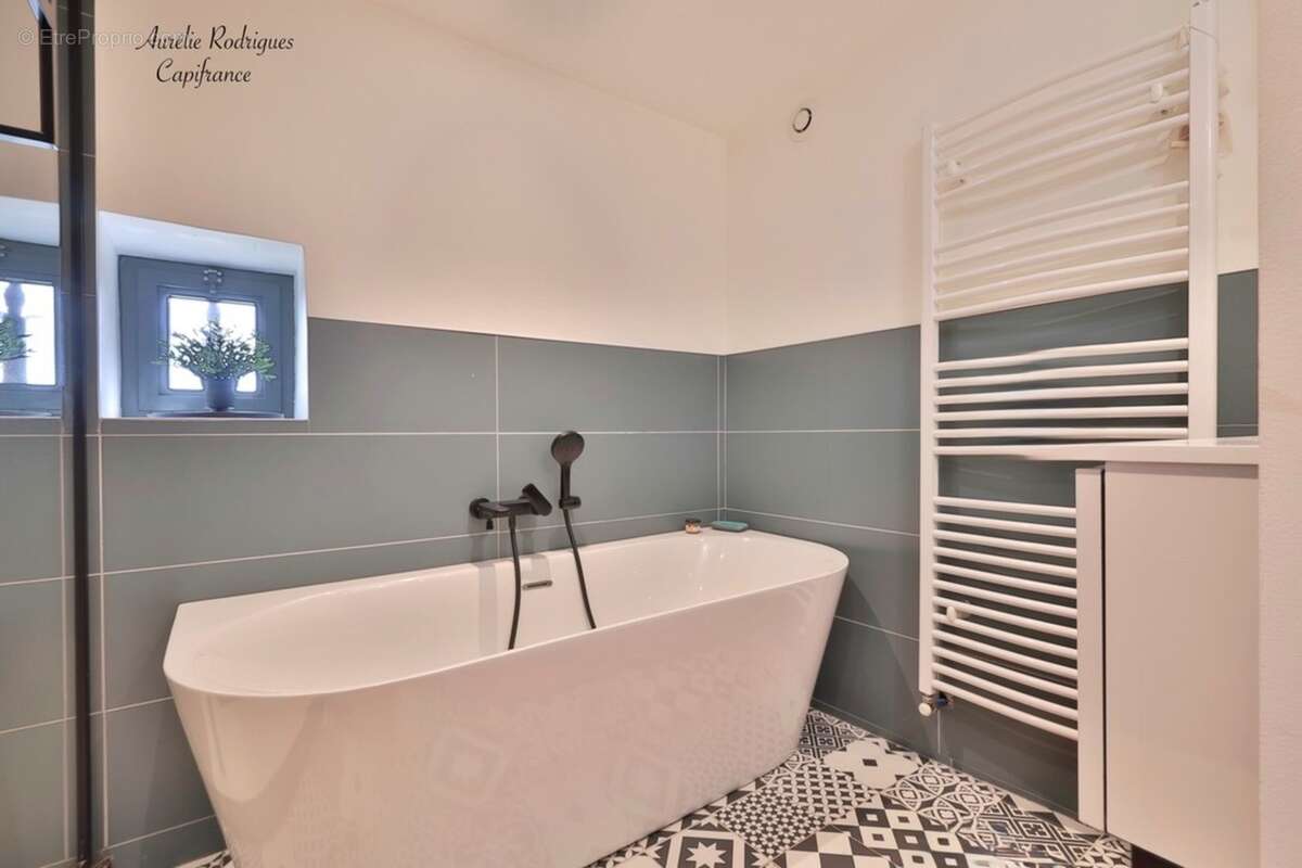 Maison à vendre 7 pièces SAINT MARTIN BELLE ROCHE (71) - photo 9