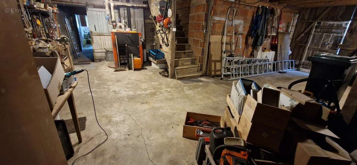 Maison de caractère avec grande grange/garage et plus de 1600m2 de terrain attenant - photo 55