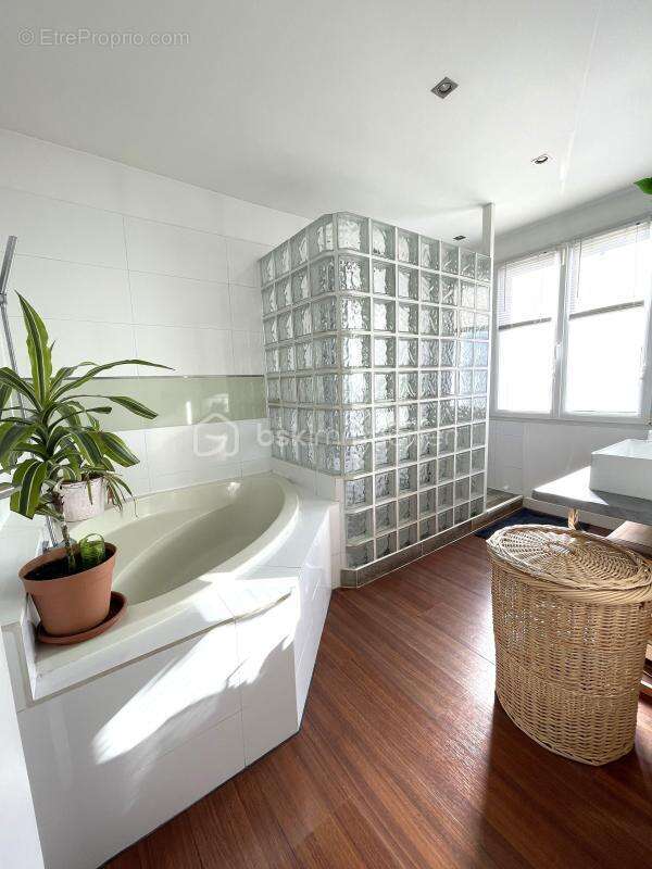 Maison à LES CLAYES-SOUS-BOIS