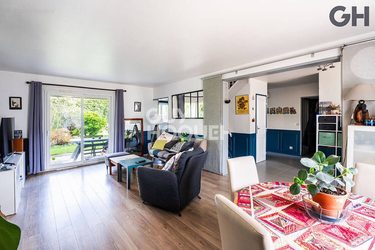 Maison à SOISY-SUR-SEINE