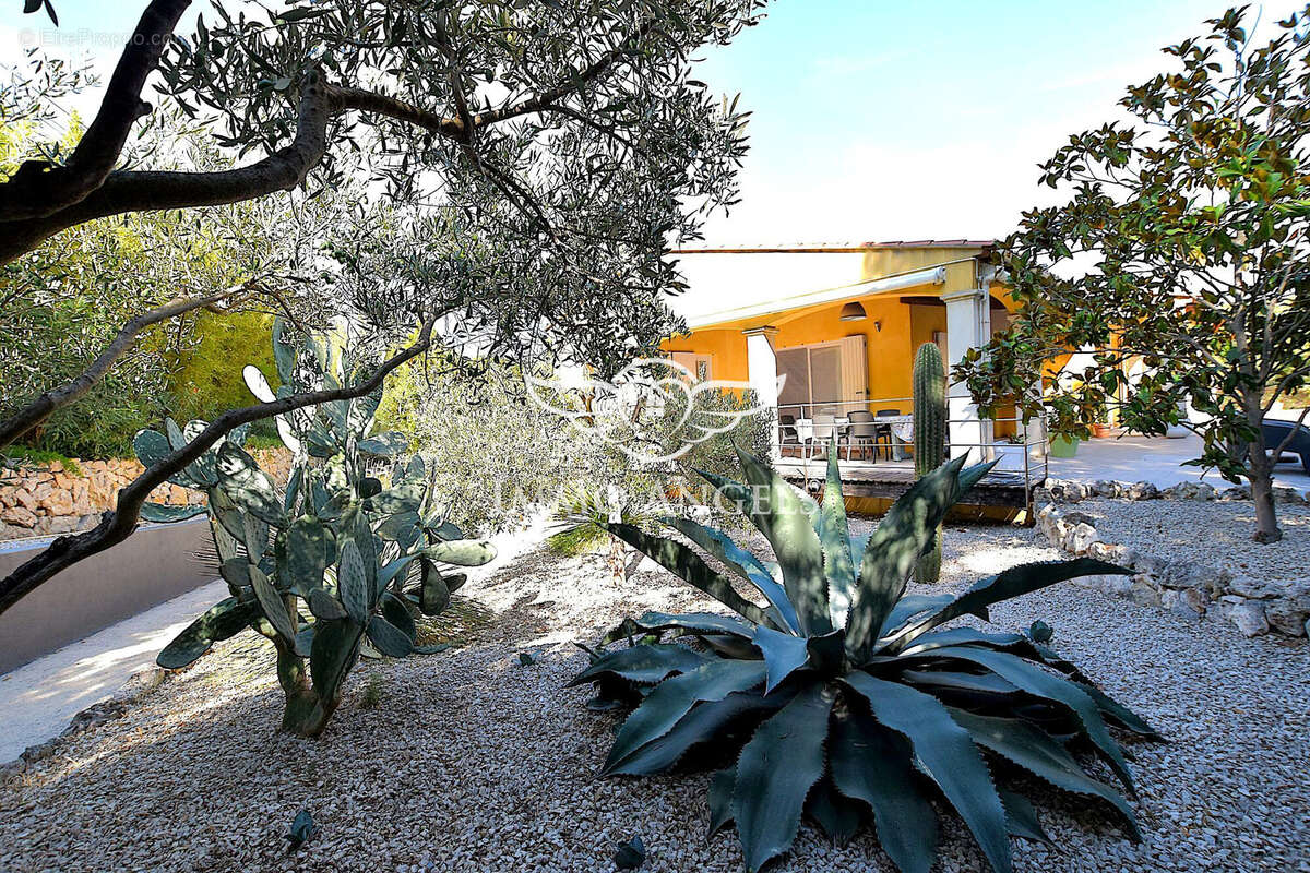 Maison à ENSUES-LA-REDONNE