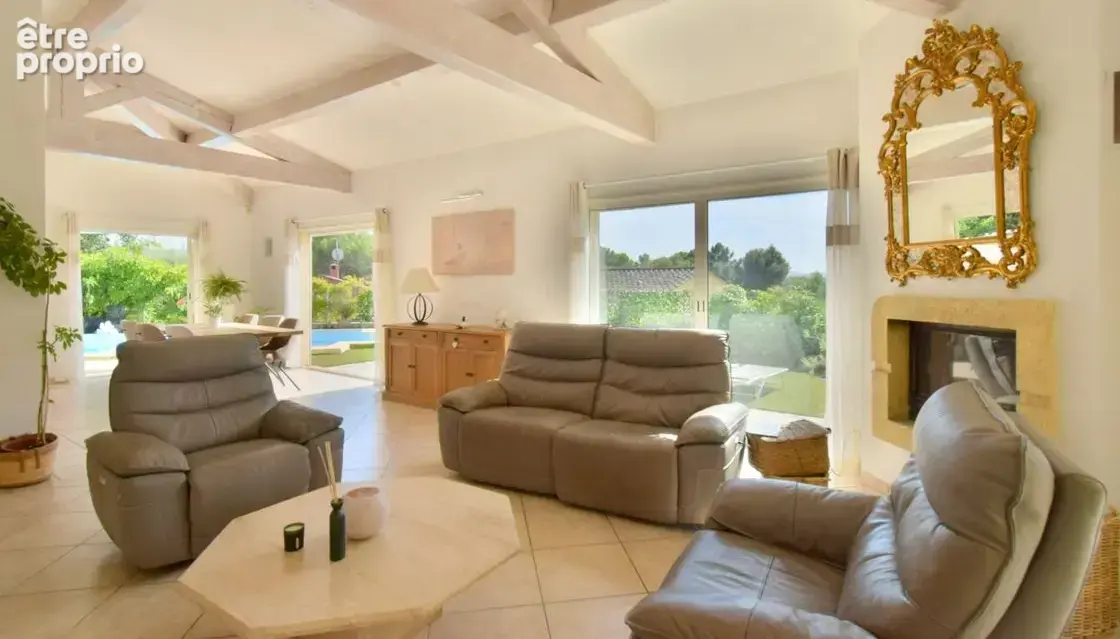 FREJUS, superbe villa avec piscine dans domaine sécurisé - photo 12