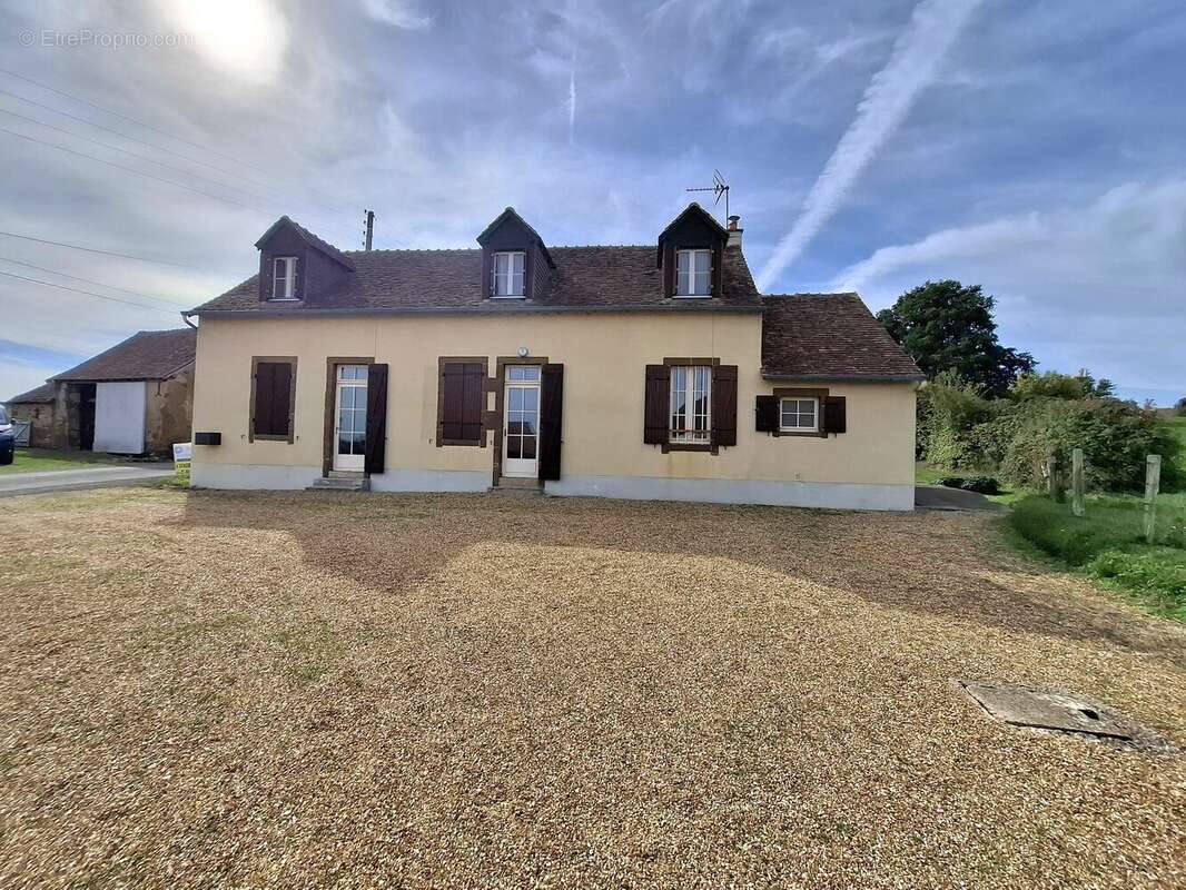 Maison 104 m² à Sainte-Sabine-Sur-Longeve  - photo 7