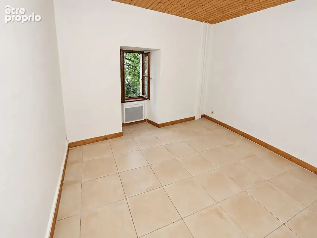 Ensemble immobilier de 3 maisons - Environ 253 m² habitables - 7 chambres - Terrain arboré de 2 790 m²  - 3 garages - Toitures r - photo 10