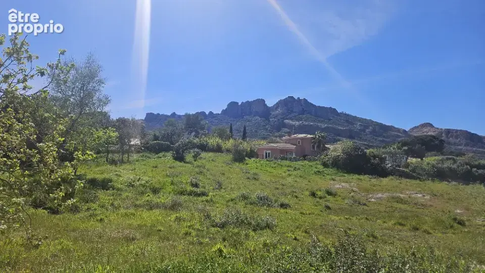 Terrain 662 m² à Roquebrune-Sur-Argens  - photo 1