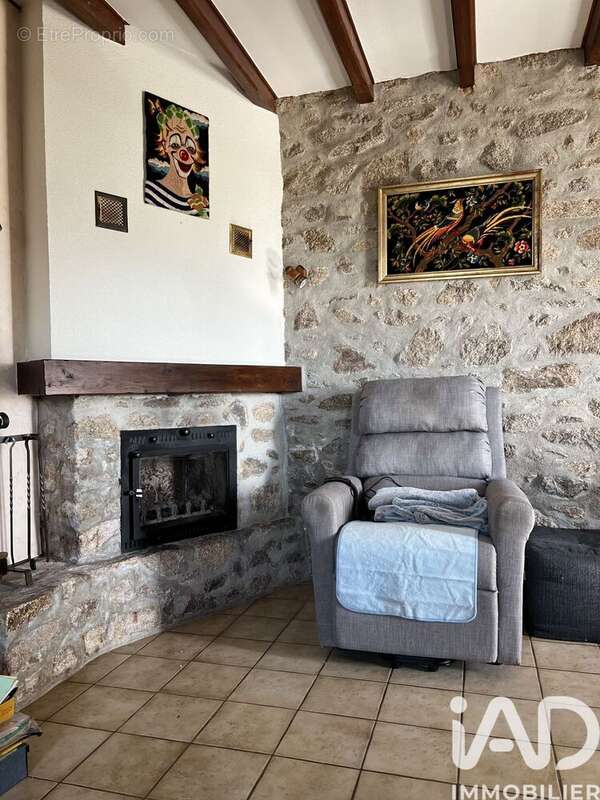 Maison 277 m² à Cerizay  - photo 3