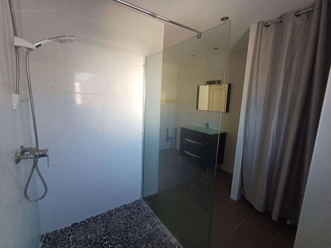 Maison à MONCETZ-LONGEVAS