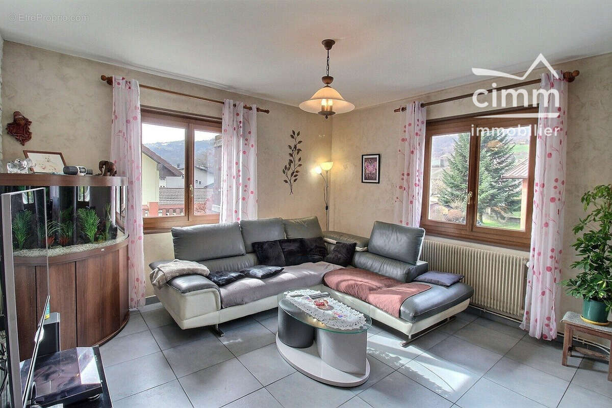 Maison 184 m² à Sallanches  - photo 2