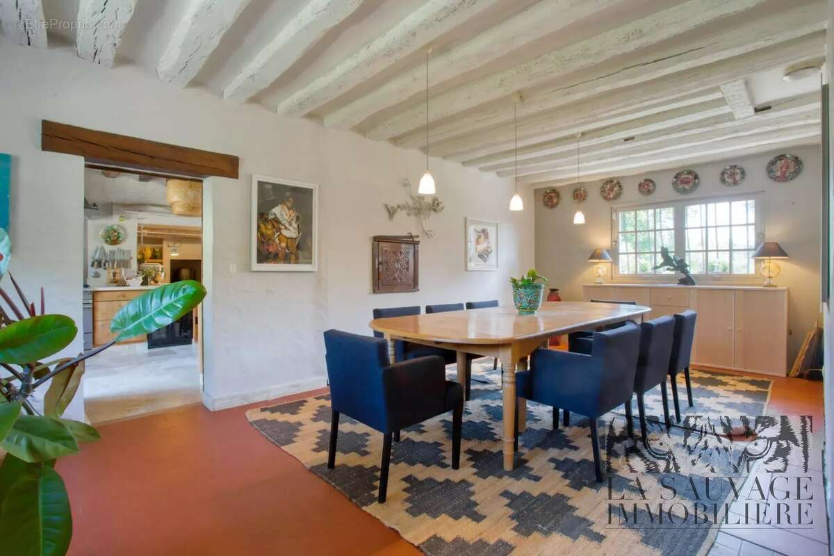 Appartement à LES MESNULS