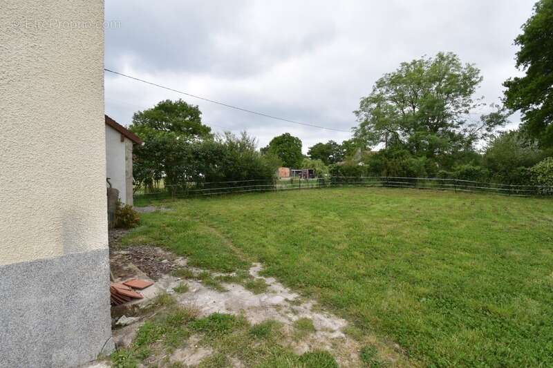 Maison à SAINT-LEGER-MAGNAZEIX