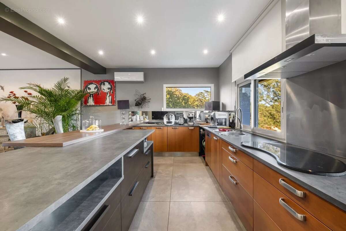 Maison à TASSIN-LA-DEMI-LUNE