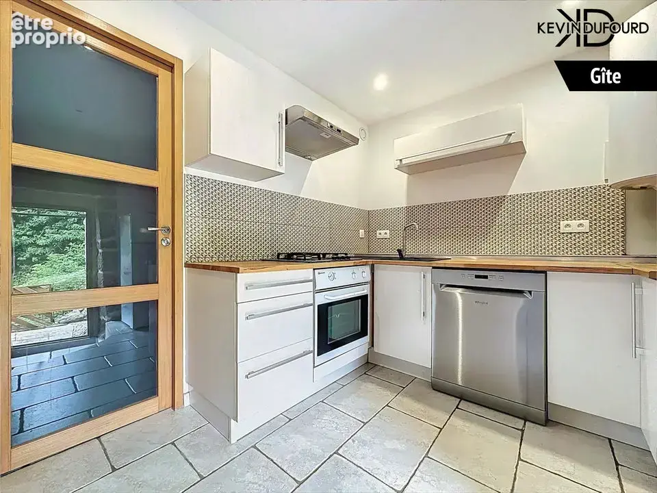 Maison avec gîte de 140m²  sur un terrain de 1,9 Hectares à - photo 13