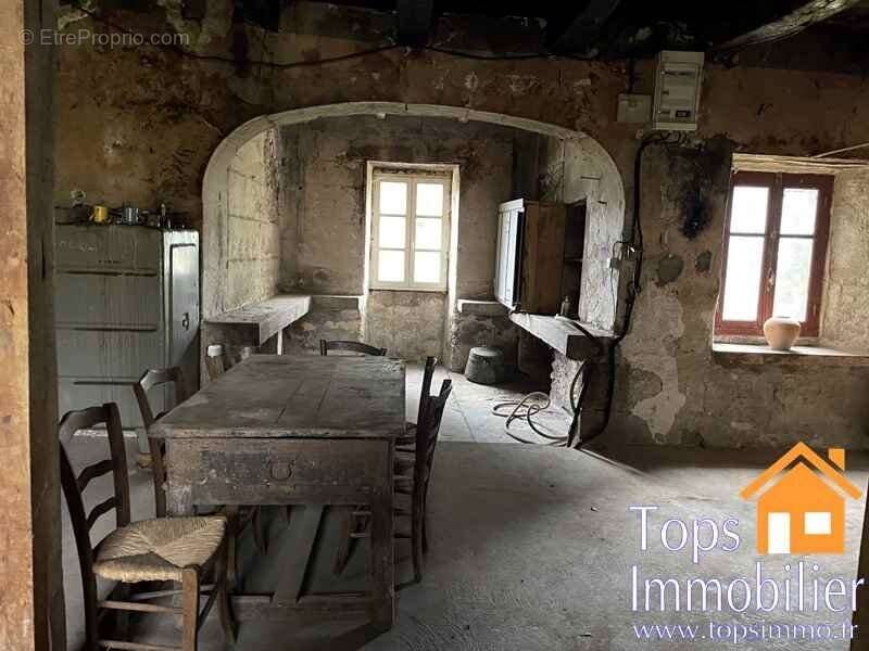 Maison à LA CAPELLE-BLEYS