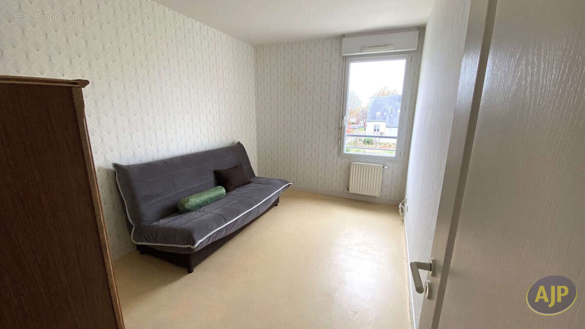 Appartement à MONTREUIL-JUIGNE