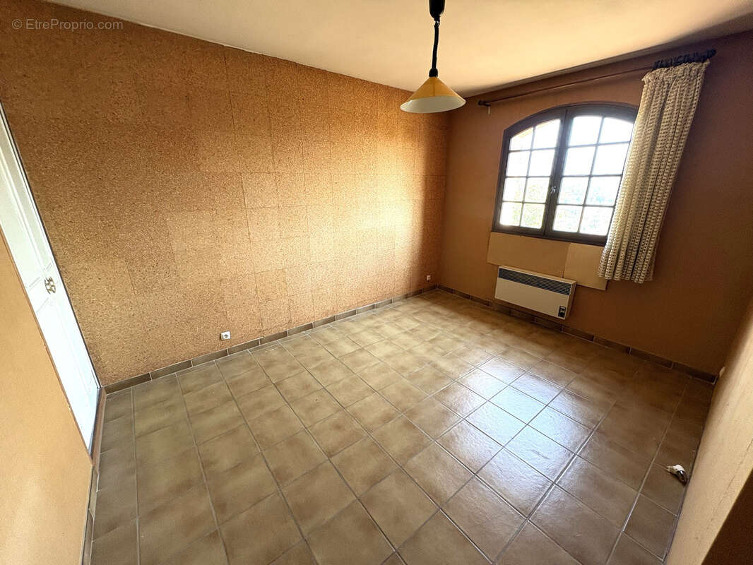 Maison 6 pièces, 4 chambres, Vue dégagée - Toulon Ouest Les Arènes - photo 14