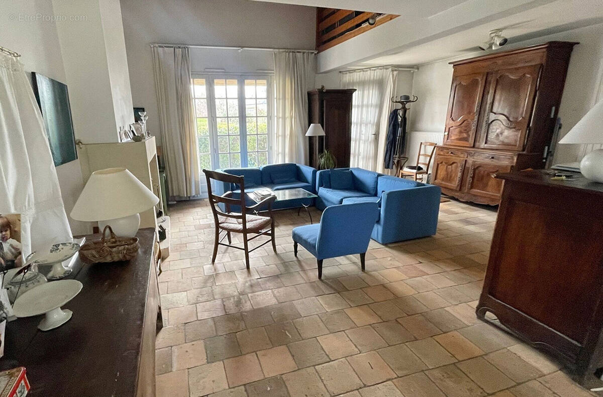 Maison à SAINT-CYR-SUR-LOIRE