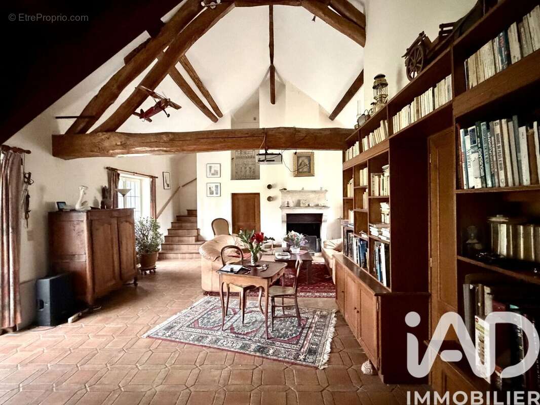 Maison 320 m² à Nailly  - photo 8